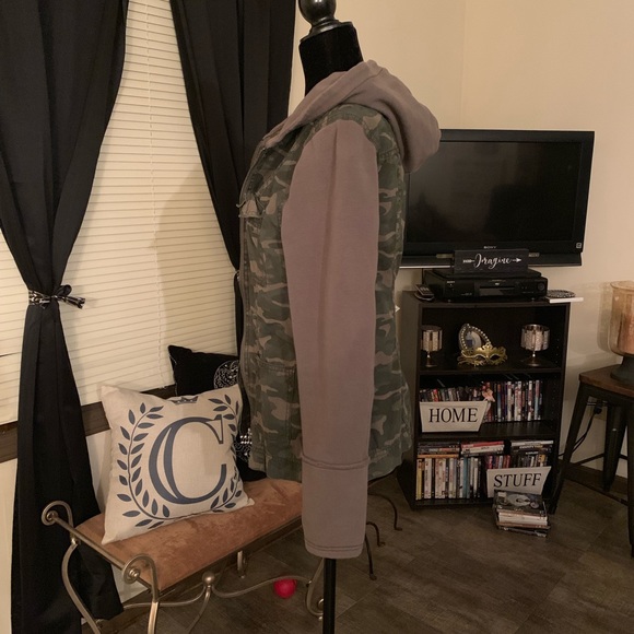 Camo Jacket - Picture 2 of 6